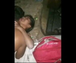 Desi วัยรุ่น สองสาม กำลั sex..