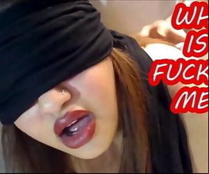 معصوب العينين امرأة destroyed..