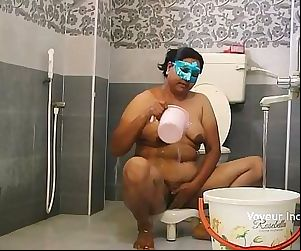 grande Boob la tía en ducha 2..