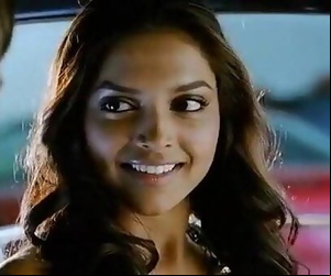deepika padukone Kiss love..